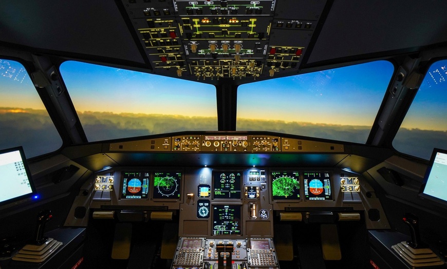 Image 2: Simulateur de vol au choix Airbus A320 avec AviaSim Rennes