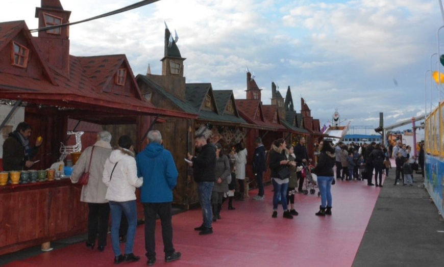 Image 4: Venez goûter à la féerie de Noël au Village du Père Noël