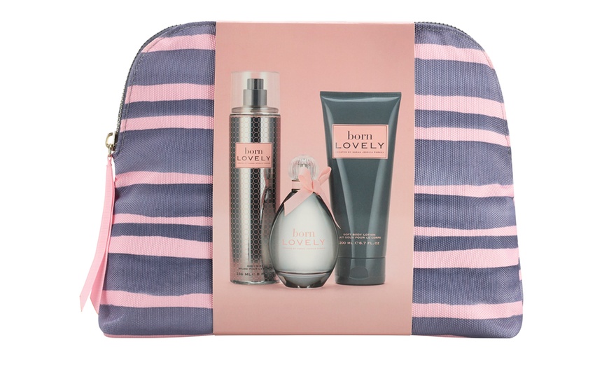 Image 4: Sarah Jessica Parker Born Lovely or Lovely Eau de Parfum Gift Set