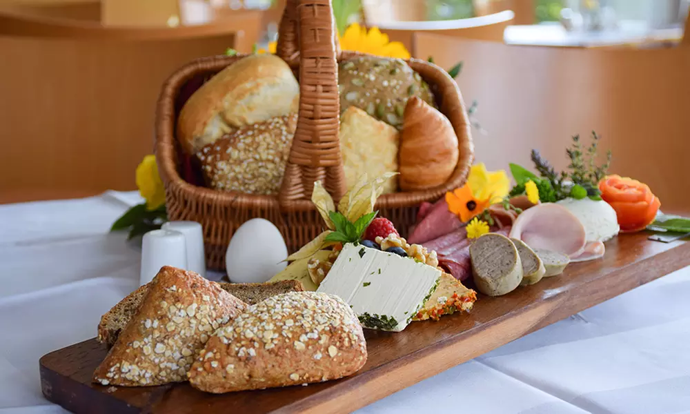 Frühstücks-Buffet inkl. Kaffee, Wasser & Saft für 1, 2, 4 Personen