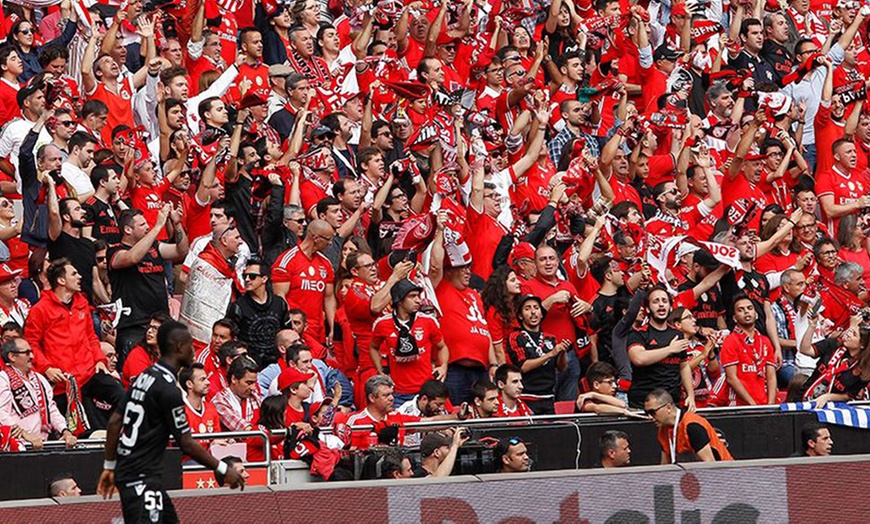 Image 5: 2 places pour un match du SL Benfica à domicile