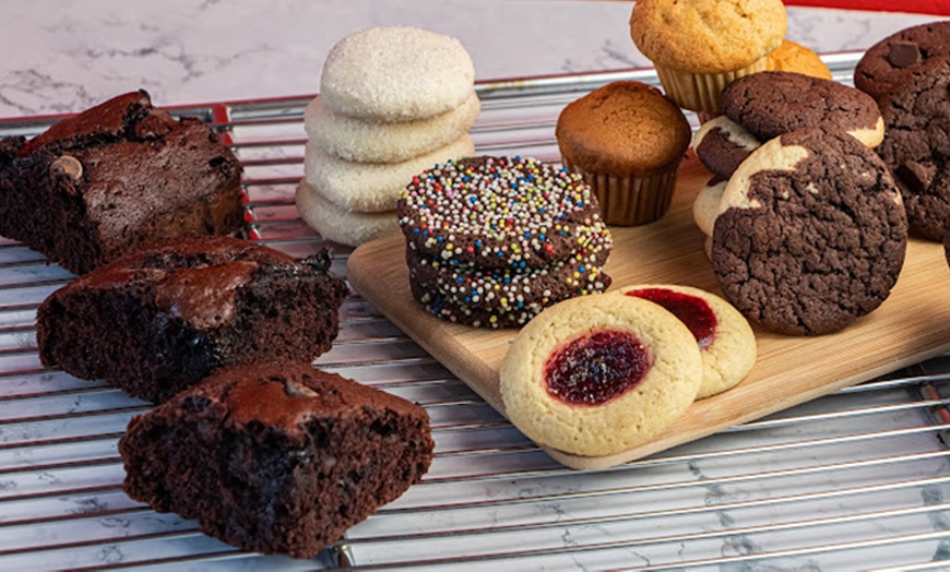 Image 1: Caja de galletas artesanales a elegir con Chip a Cookie Madrid