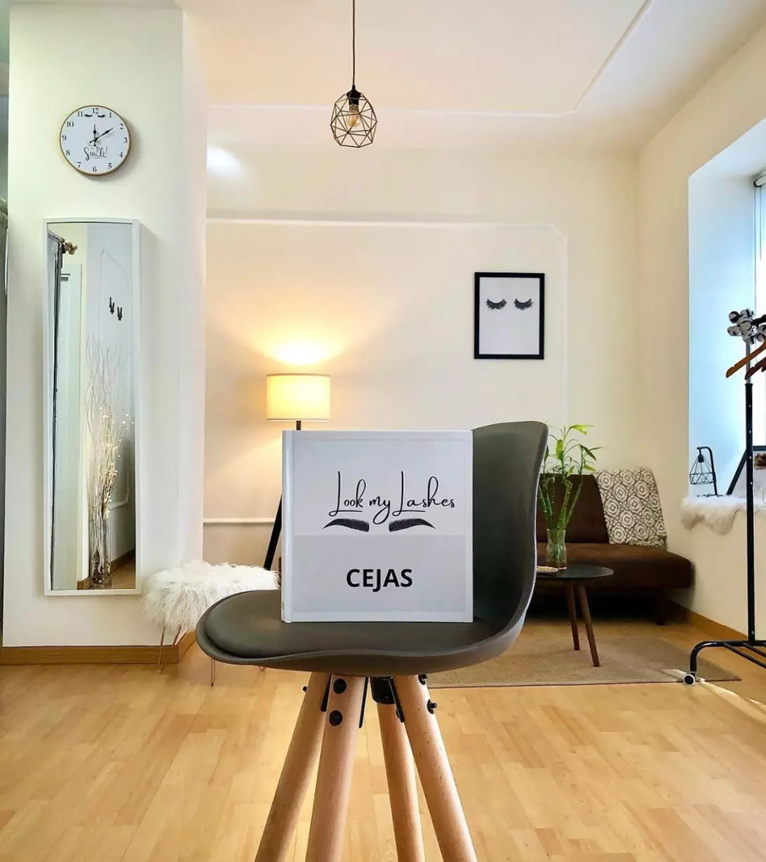 Extensión de pestañas pelo a pelo