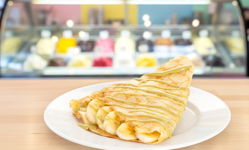 Image 7: Yogur natural helado, tortitas o crepes y café o frapé  