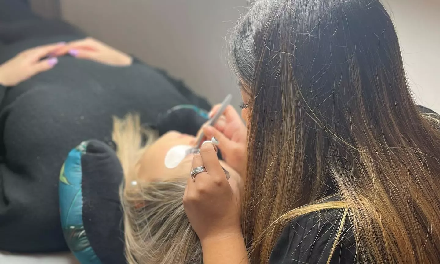 Prestation beauté du régard au choix avec Le Comptoir Des Dames - Image 2