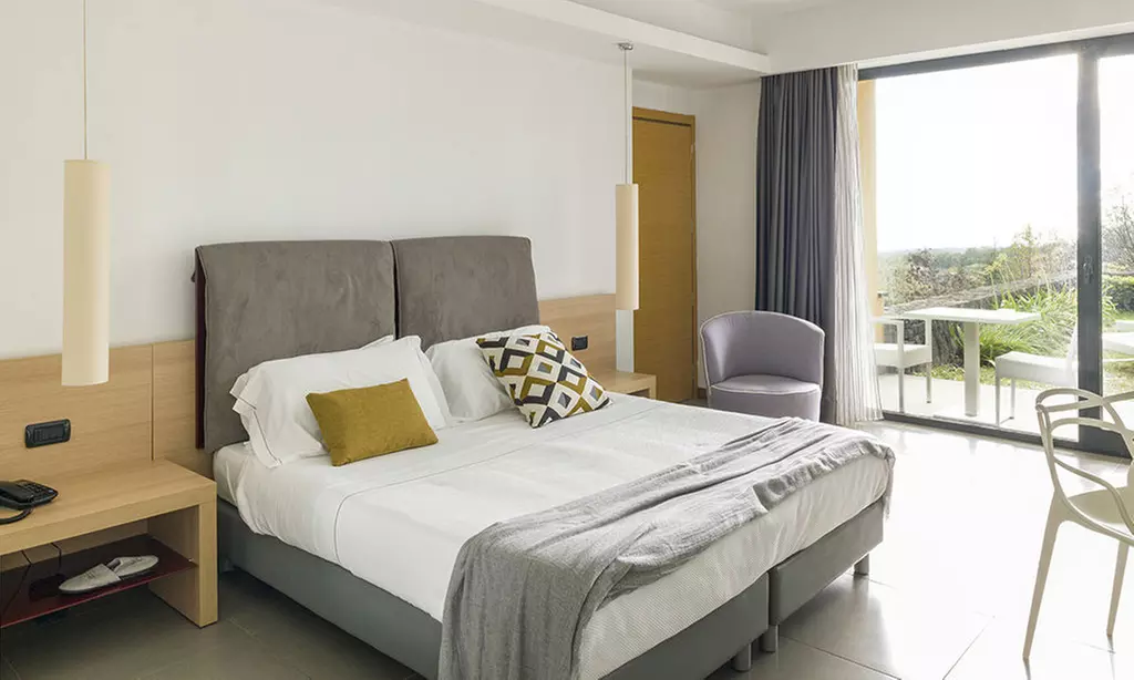 Catania 5*: 1 o 2 notti in camera doppia Superior con colazione e Spa