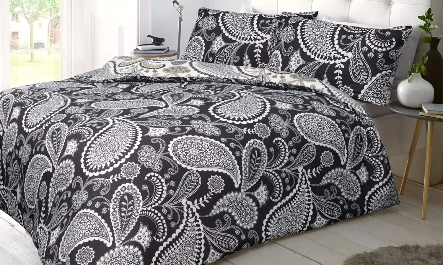 Parure de lit réversible de la marque Pieridae - Primary Image