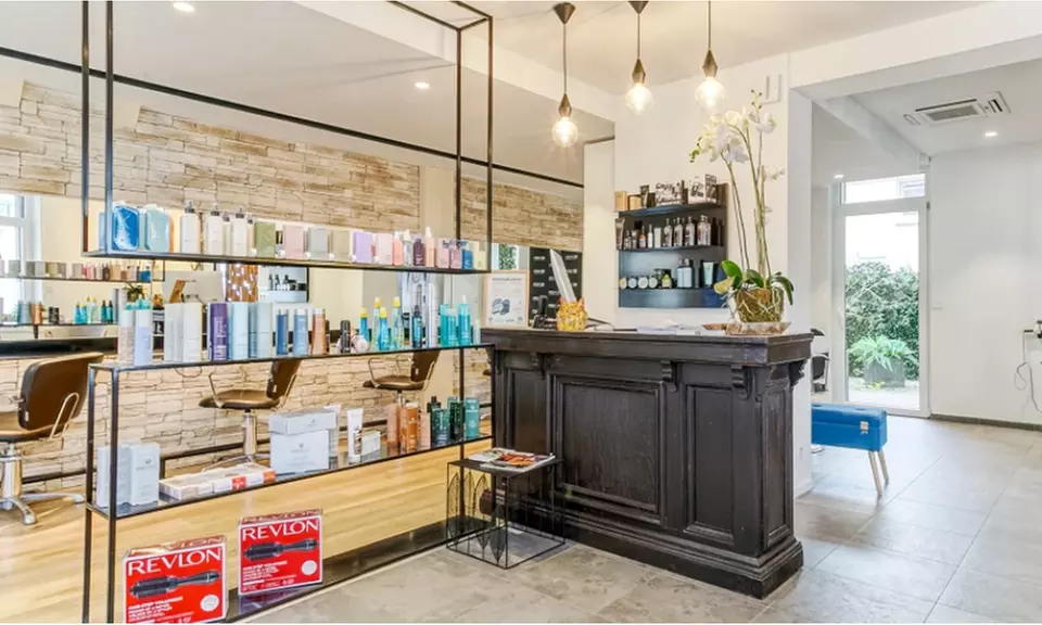 Jusqu'à 67% de remise sur Couleur / Reflets chez Salon Estaz