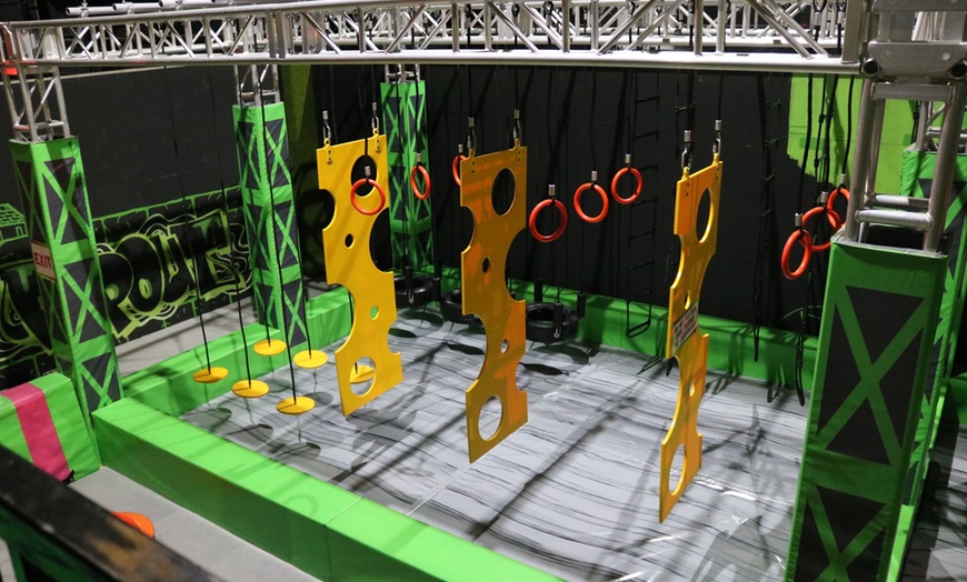 Image 5: Trampoline Park Entry for One