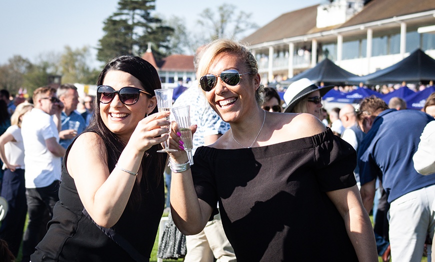 Image 3: Oktoberfest Raceday