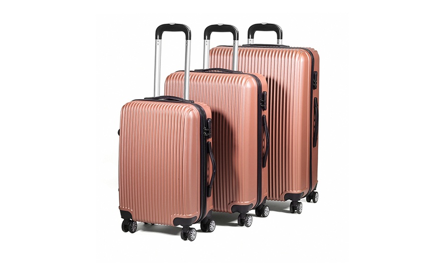 Image 2: Three-Piece Luggage Set