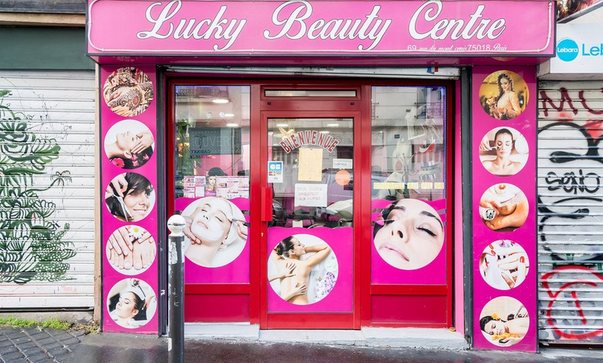 Image 2: Éclat des mains et pieds : beauté et vernis semi-permanent