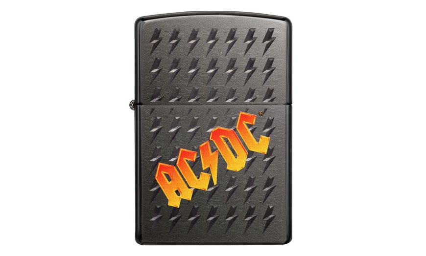 Image 10: Zippo Design Lighter in Gift Box