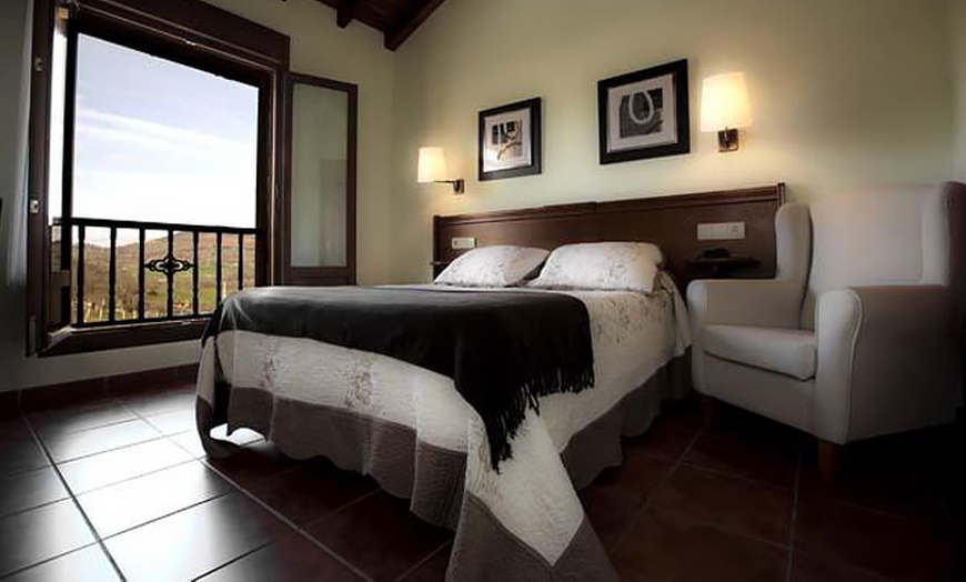 Image 7: Asturias: habitación doble para 2 personas con acceso a spa