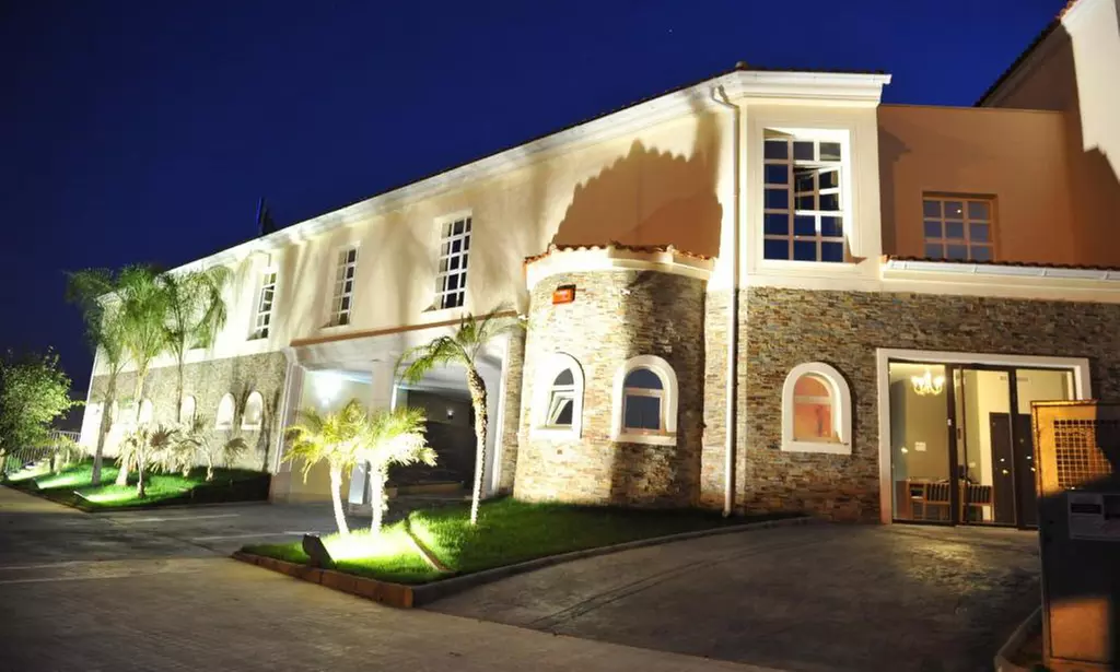 Valencia: 1 noche con botella de cava y opción a bañera de hidromasaje