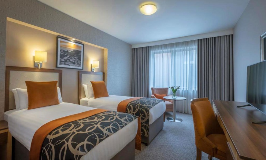 Image 7: Belfast: Deluxe Double or Twin Room with Breakfast & Optional Dinner
