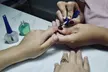 Sesión de manicura y/o pedicura spa con esmaltado tradicional o semipermanente para 1 persona; ahorra hasta 63% - Second Medium