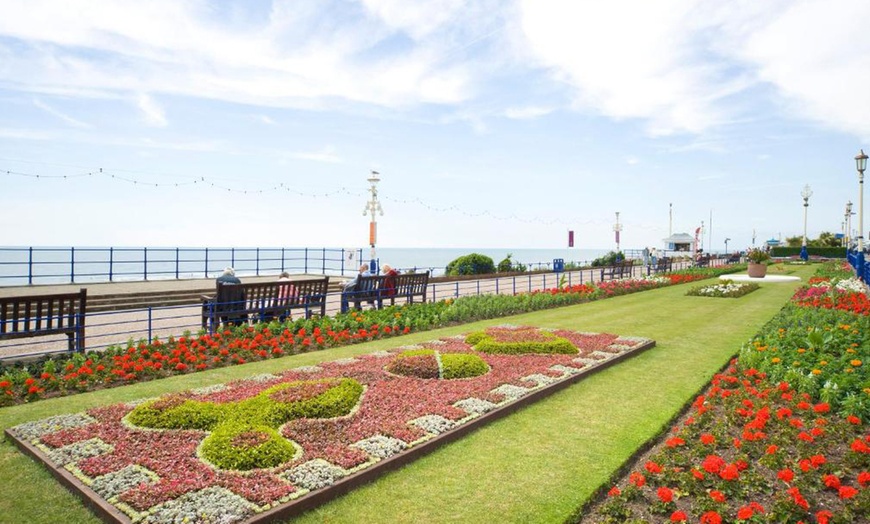 Image 14: Eastbourne: Standard Double Room for Two with Breakfast