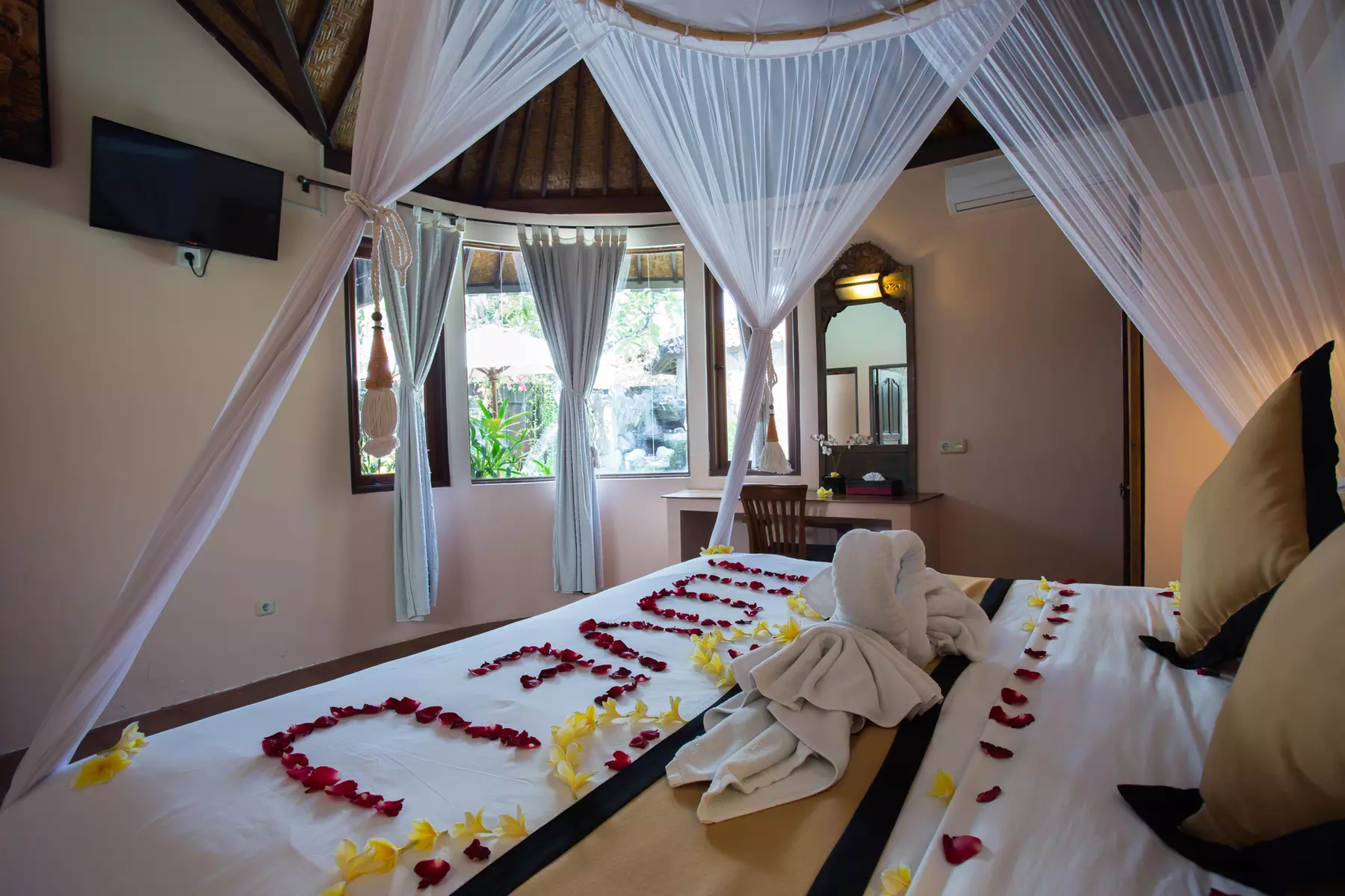 Seminyak, Bali: 2-7-Night 4* Villa Escape