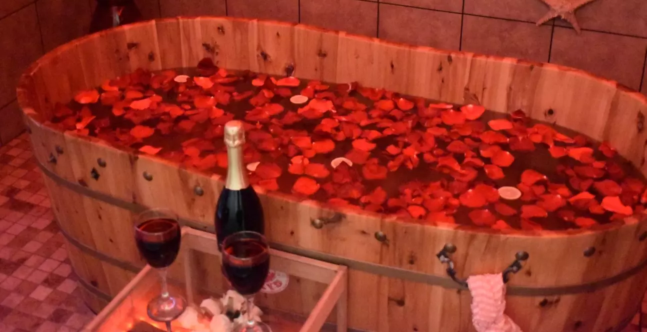 60-Minute Individual or Couples Massage at The Couple Spa