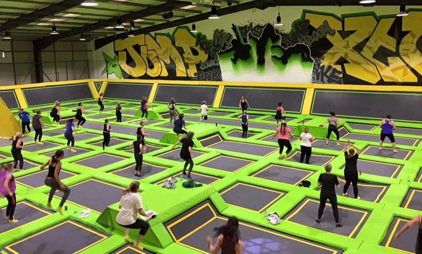 Image 3: One-Hour Trampoline Jump Session