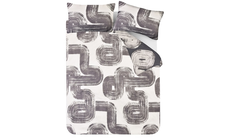 Image 7: Reversible Elemental Geo Duvet Set