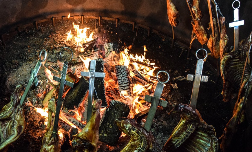 Image 18: Menú especial para 2: Cachopos o arroz de marisco con entrantes