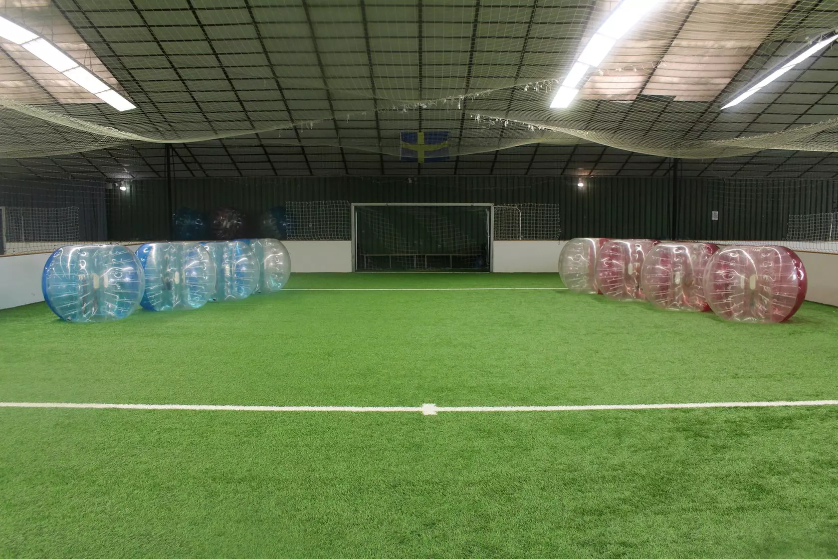 60 oder 90 Min. Bubble Soccer für bis zu 10 Personen in der Soccerworld (bis zu 47% sparen) - Primary Image