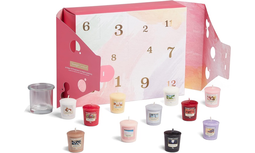 Image 2: 12 or 3 Scented Yankee Candles Gift Set 