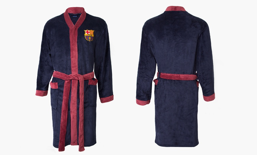 Image 8: Men's Football Dressing Gown