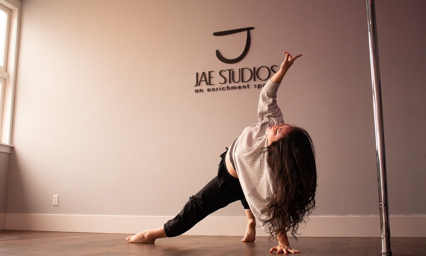 Image 4: Build Confidence with Pole Dance for Complete Beginners  4-Week Series