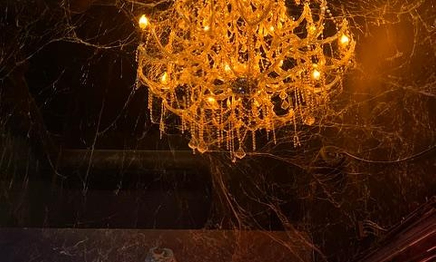 Image 3: Don't Look Under The Bed!!! Escape the Entire Haunted Building! 