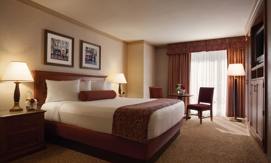 Image 2: Harrah’s Casino Resort on Las Vegas Strip with Optional Dining Credit