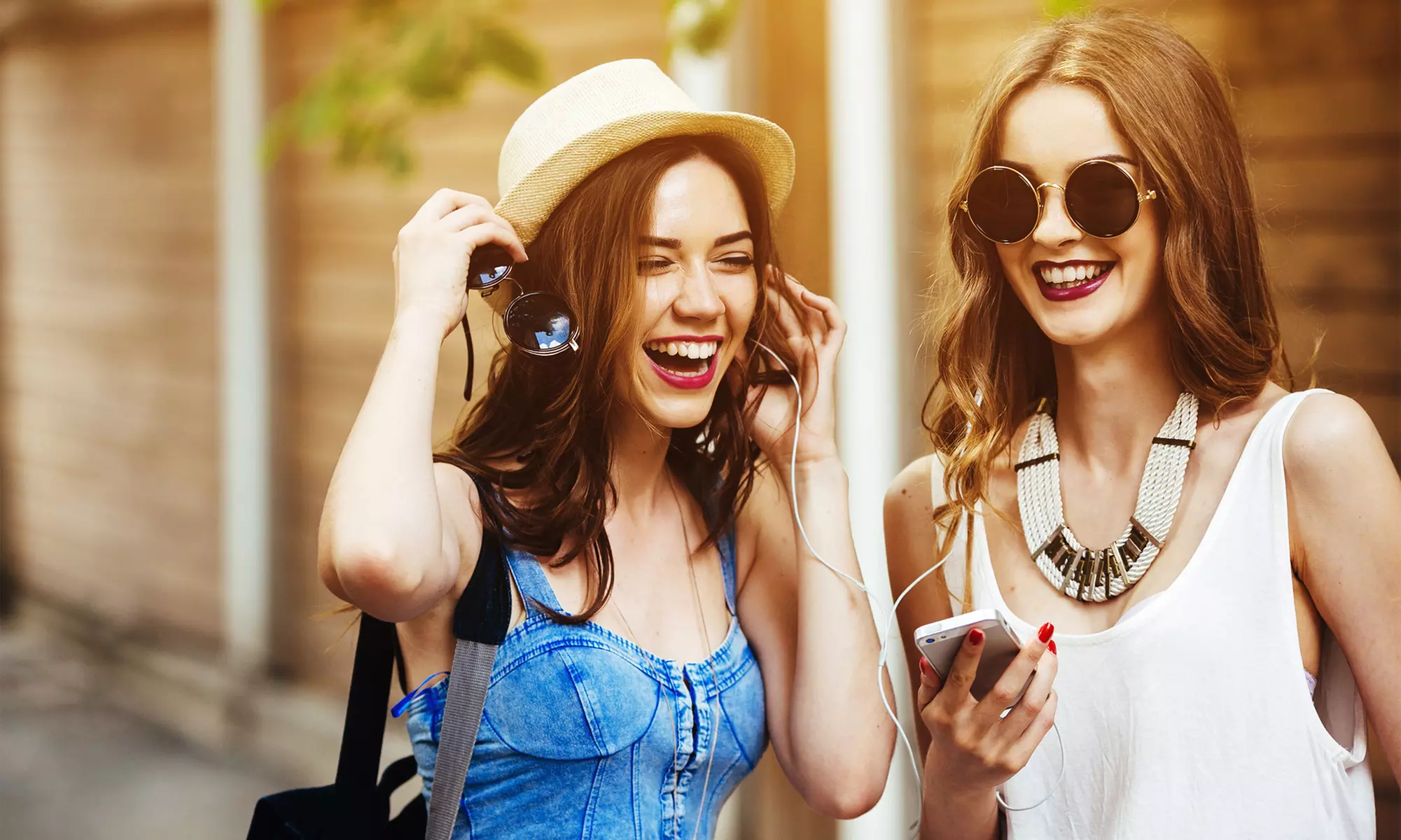 Descubre España a tu ritmo: audioguía con historia y recomendaciones