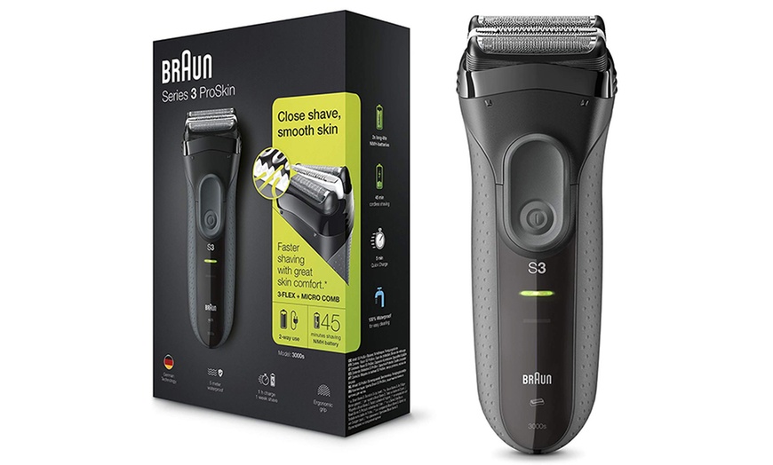 Image 1: Braun 3000s Electric Shaver