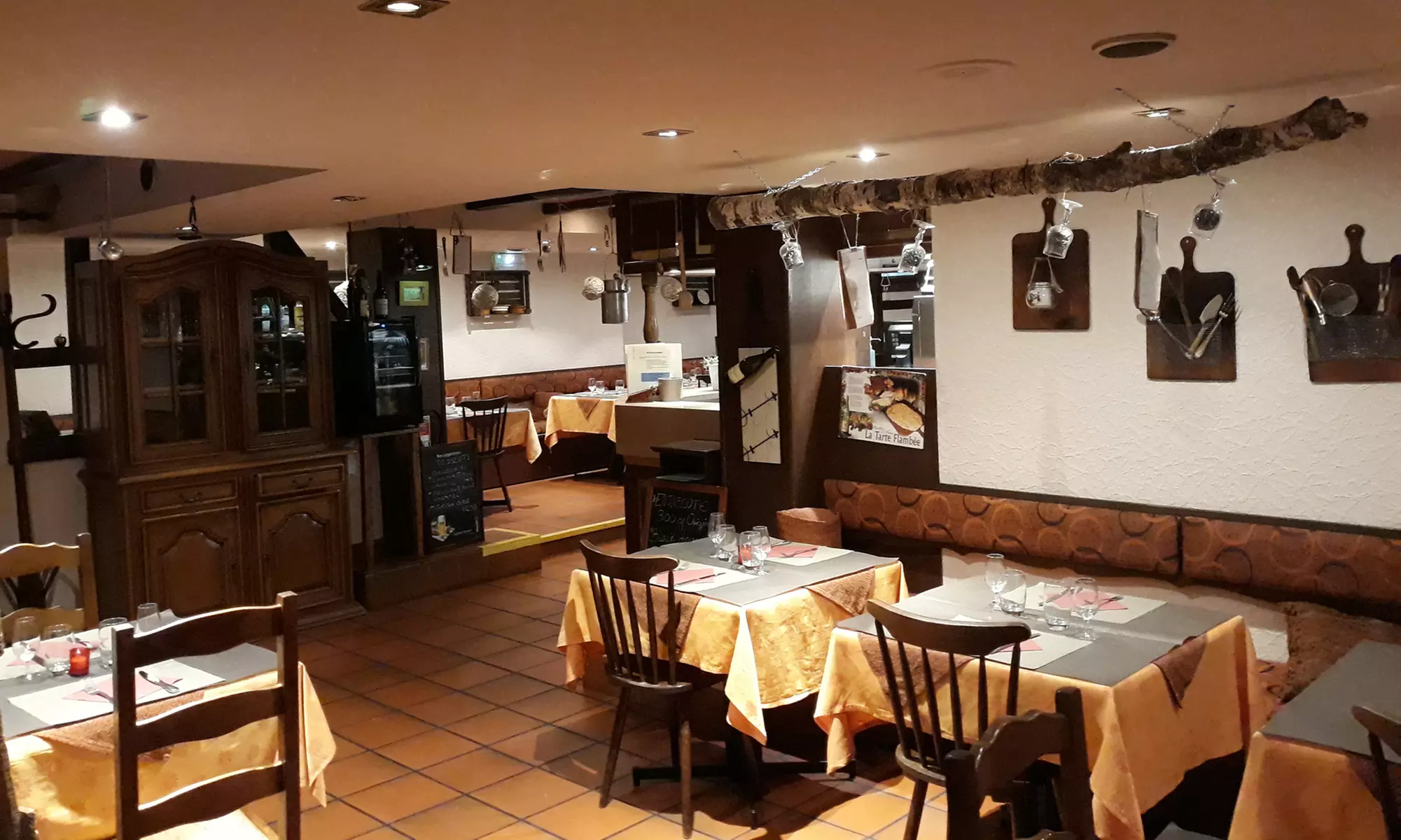 Menu entrée, plat et dessert au choix pour 2 ou 4 personnes au restaurant Aux 2 Roses (jusqu'à 36% de remise - Second Medium