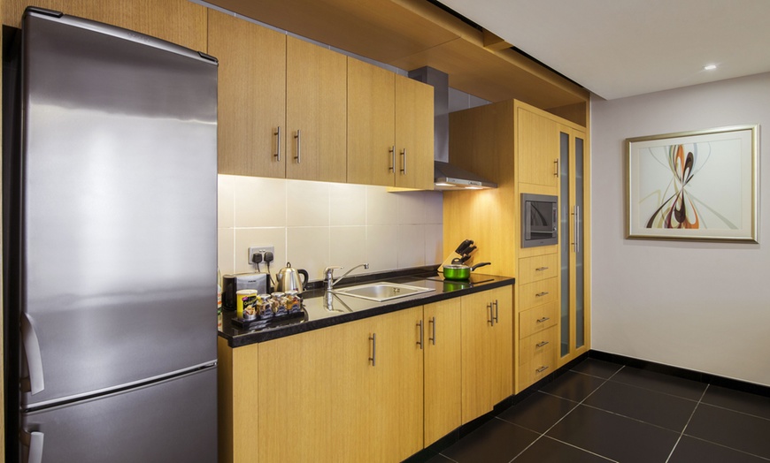 Image 4: Abu Dhabi: 1 Night Hotel Stay with Breakfast or Half Board