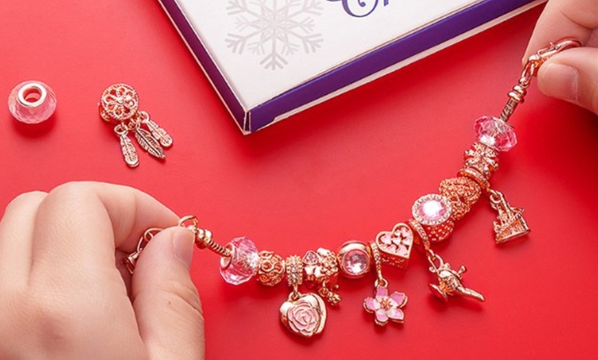 Image 6: Christmas Jewellery Advent Calendar