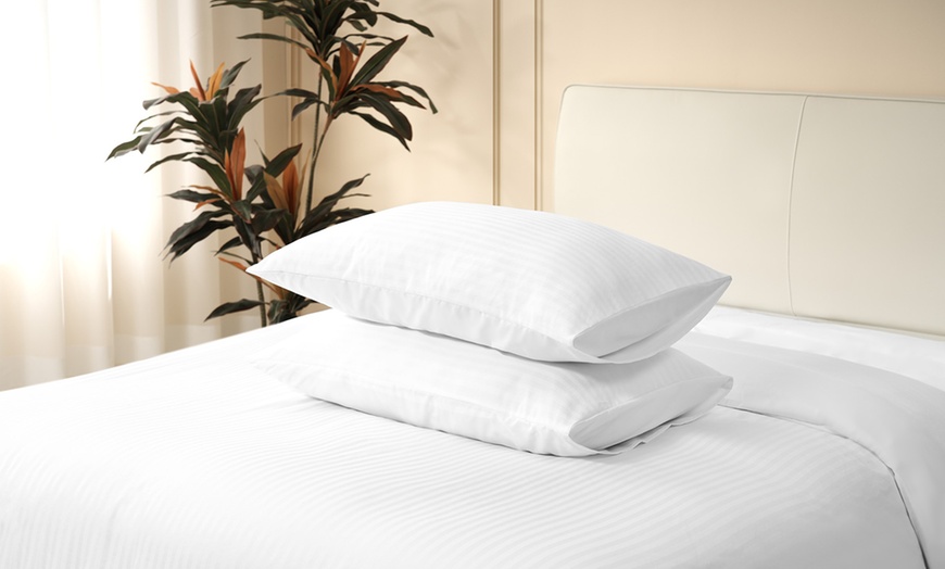 Image 9: Three Pieces Stripe Duvet Cover Set With Two Pillowcases