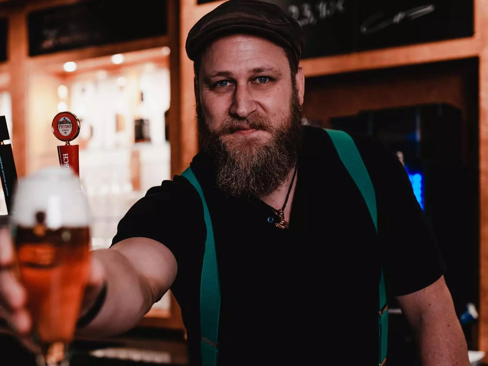 „Green Smoke Teller“ mit Beilagen und Bier für 1, 2 oder 4 Personen