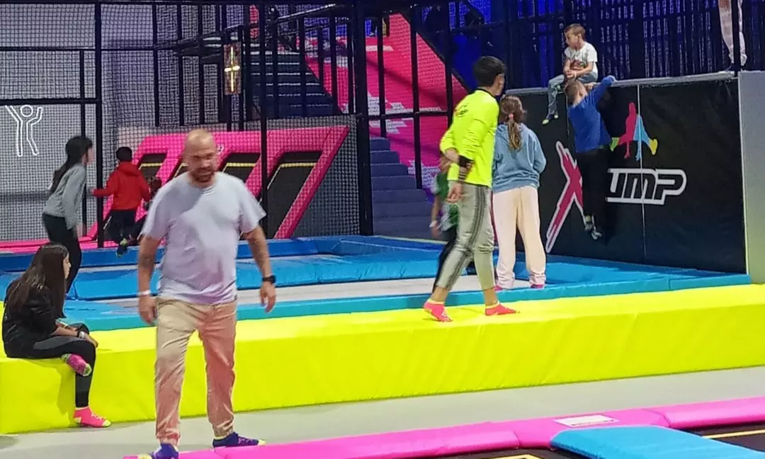 ¡Salta hasta tocar el cielo! 1 o 2 horas de saltos en camas elásticas