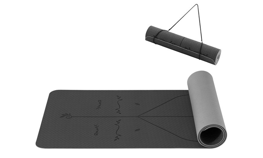 Image 2: Non-Slip Yoga Mat With Alignment Lines