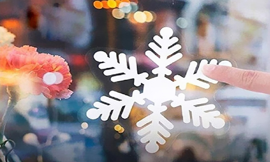 Image 7: Up to 162 Snowflake Window Stickers