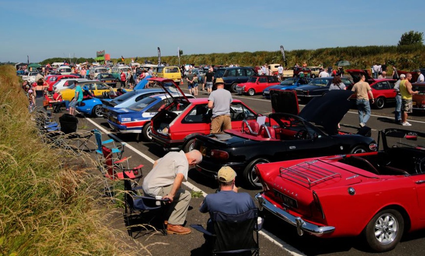 Image 5: Really Retro Car Show Tickets