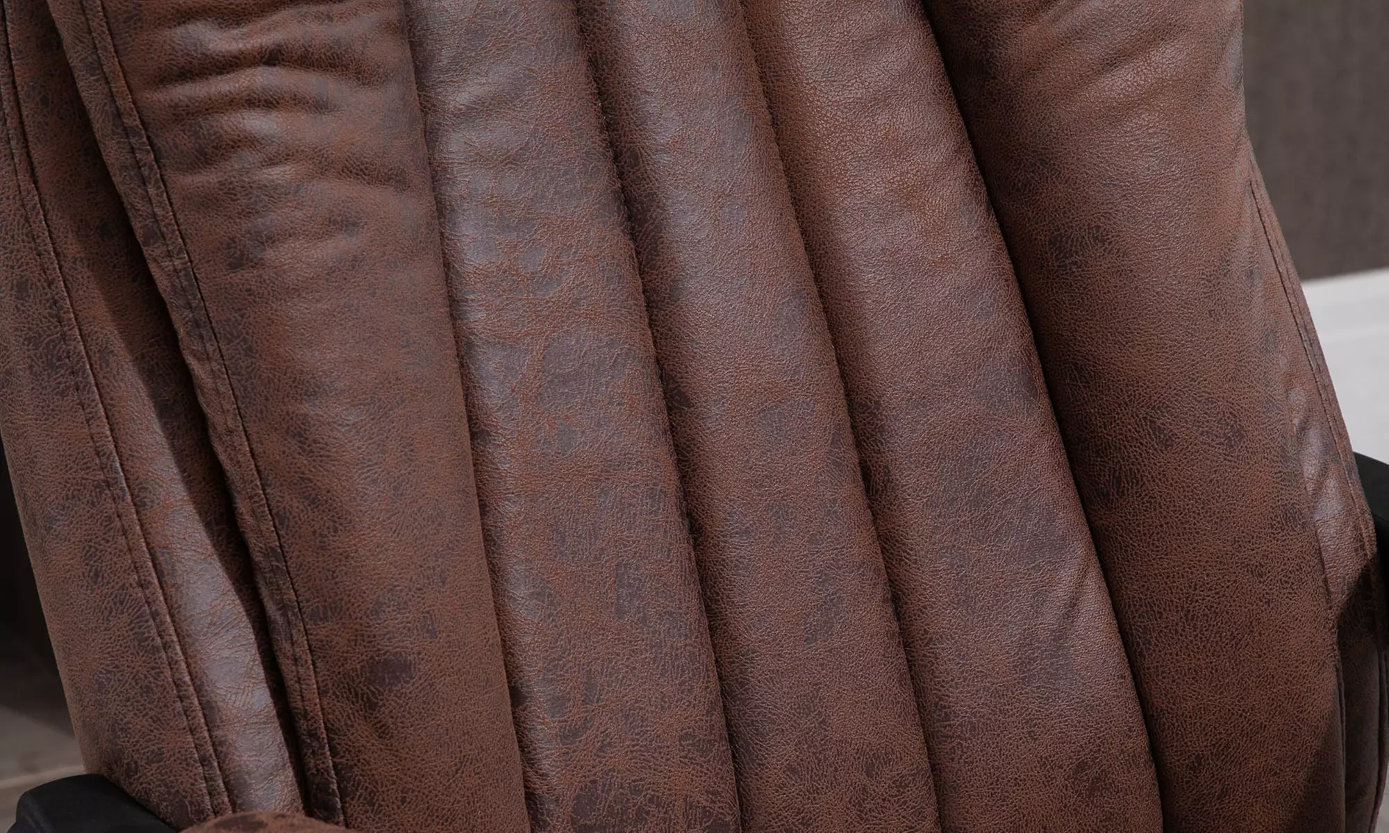 Vinsetto Executive Office Chair with Footrest