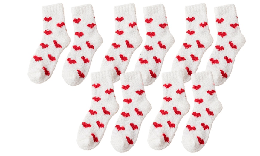 Image 14: Pack of Five Women's Warm Fluffy Socks 