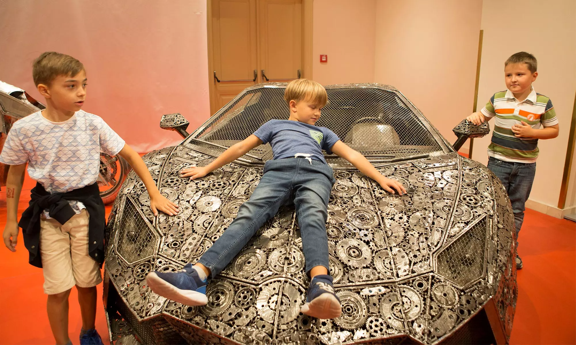 Czechy: bilet wstępu do Galerii Figur Stalowych od 44,99 zł w Pradze - Primary Image