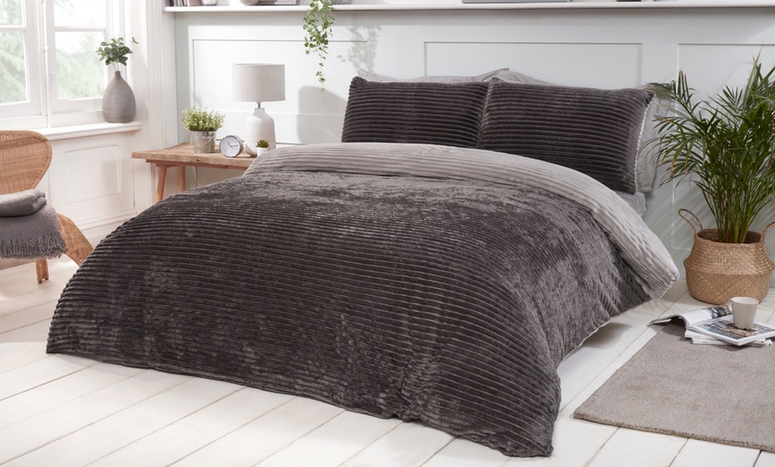 Image 1: Plush Ribbed Fleece Duvet Set