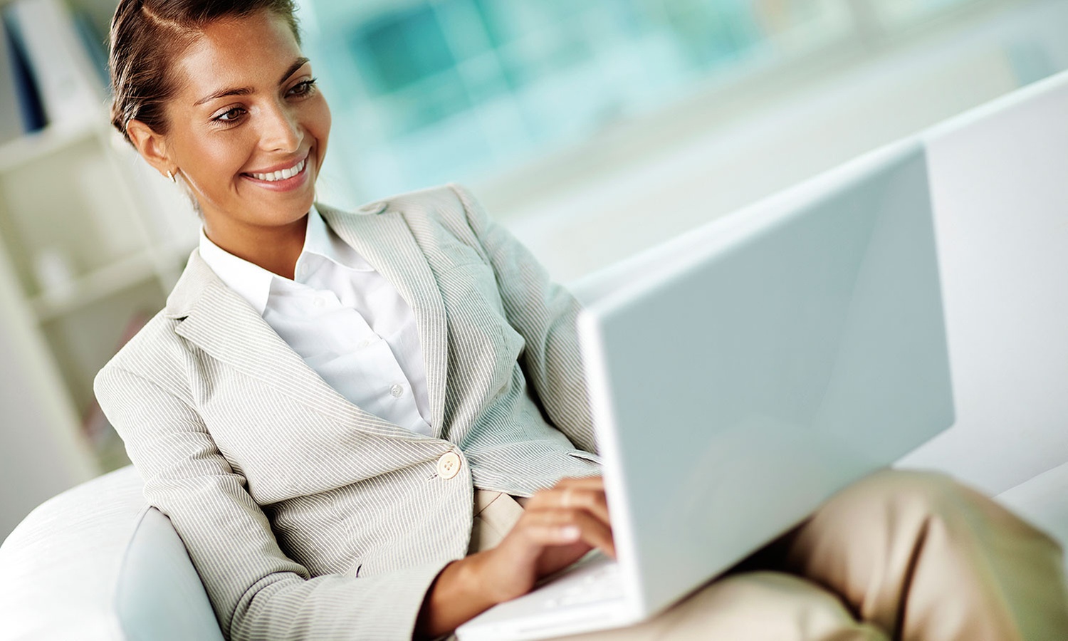 Online Aromatherapy Course or Lifetime Access to 2500+ Courses