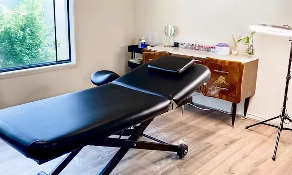 Eyeliner Cosmetic Tattooing